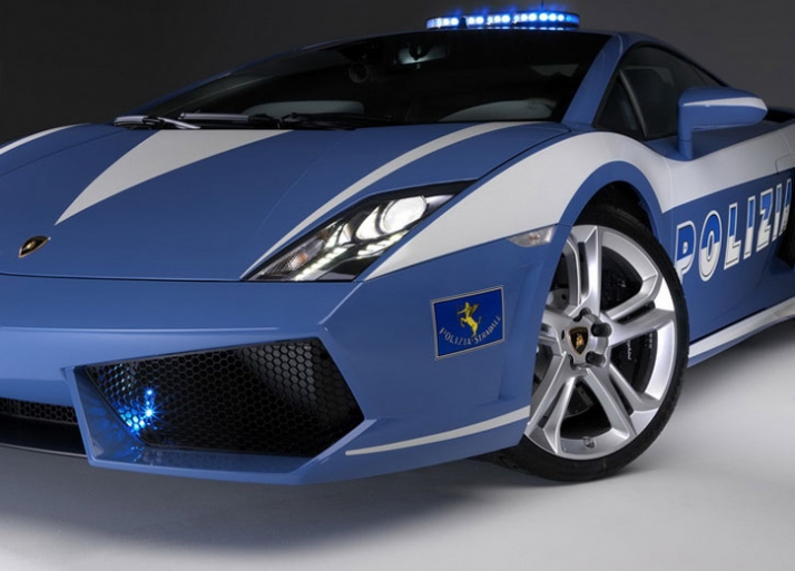 permitted to drive the Lamborghini Gallardo LP5604 Polizia receive polizia