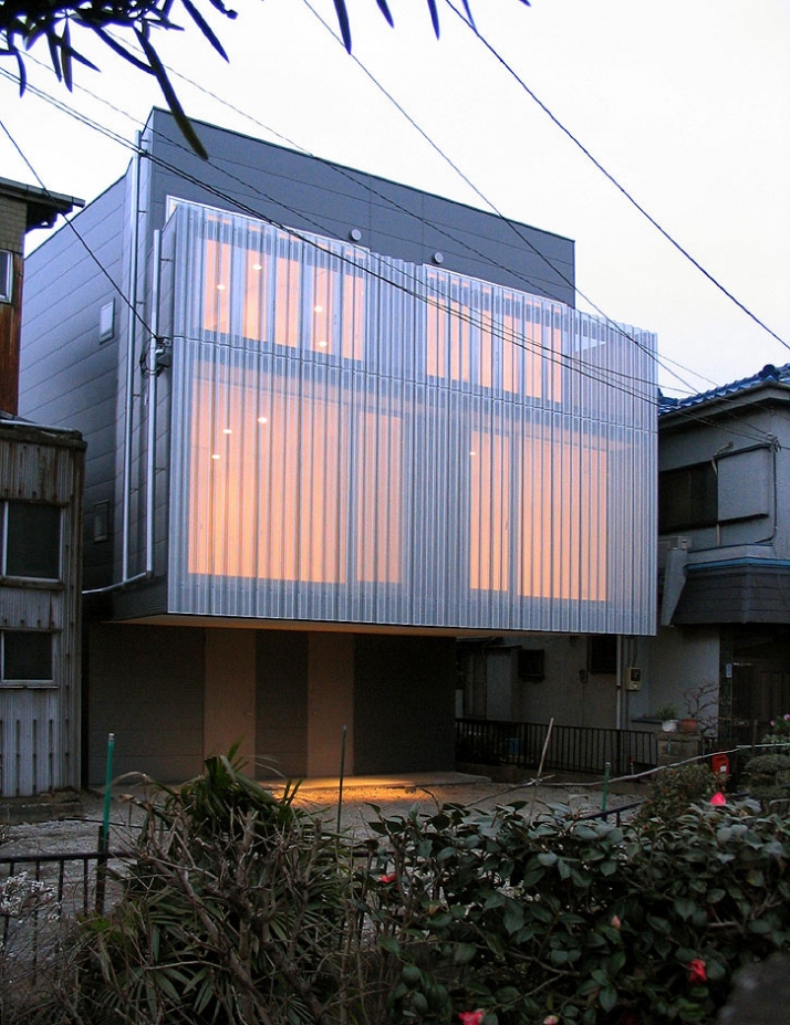 exterior view by night  / photo ©  Teruo Miyahara