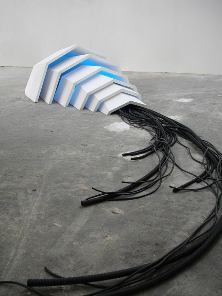 Bug, 2009, mixed media, 60 x 120 x 250 cm,  © Matthias Männer, Courtesy Gallery Dina4 Projekte, Munich