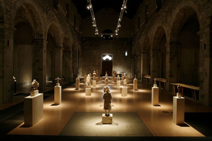 Exhibition arrangement of the solo show: &quot;Love at first touch: Gehard Demetz&quot;, curated by C. Antolini, 2009,  in a former San Francesco church, Como, 