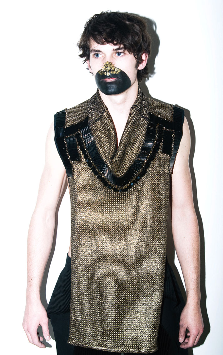 Un animal devra mourir FW 2010-11  photo © MARTIN BING, Courtesy of Giuseppe Virgone