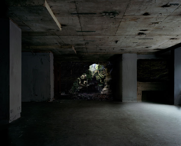 Haven her body was | Warren, Lightjet, 168 x 208, 2011 photo © Noemie Goudal