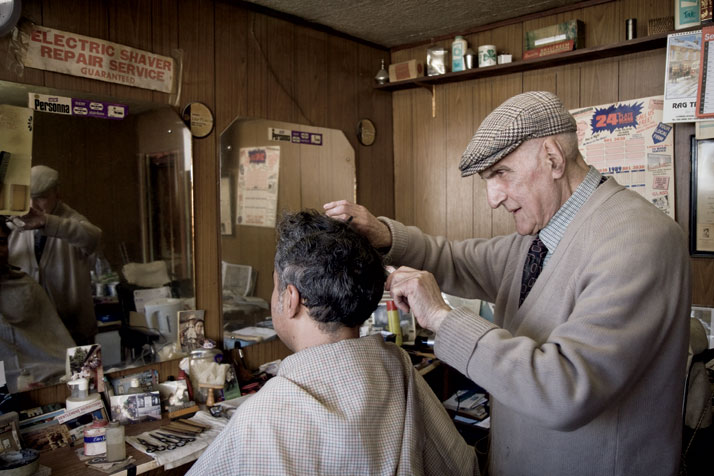 A veteran of World War II, 89-year-old Aaron Biber, Tottenham High Road photo © Brian Leli