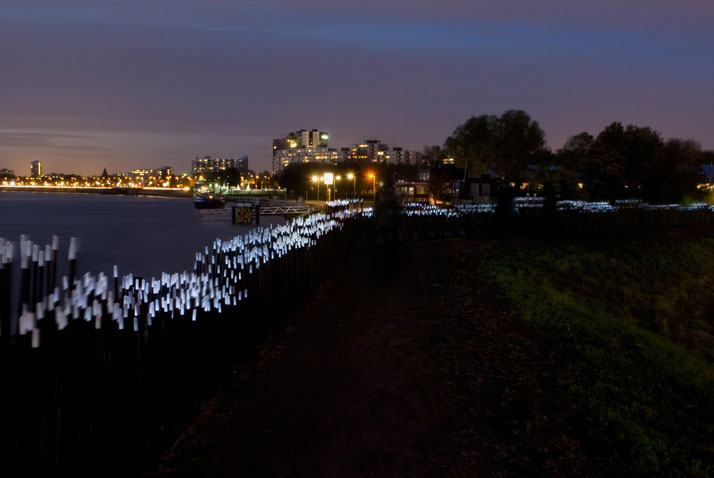 DUNE 4.2 at the Maas River in Rotterdam, NL. Video © Studio Roosegaarde.