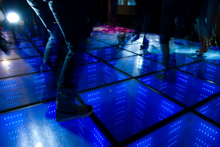 SUSTAINABLE DANCE FLOOR by Daan Roosegaarde. Photo © Studio Roosegaarde.