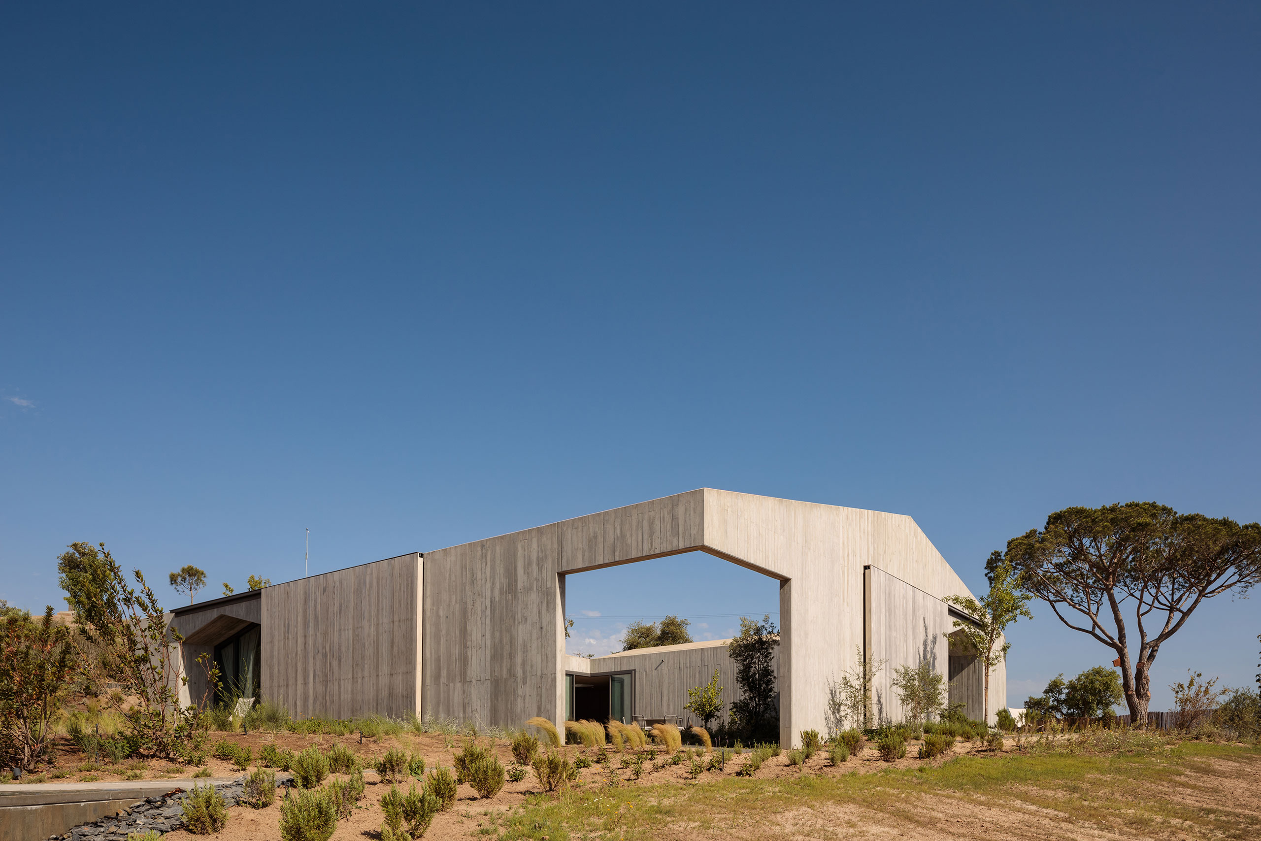 Pa.te.os: Four Starkly Minimal Holiday Houses in Portugal Celebrate the ...