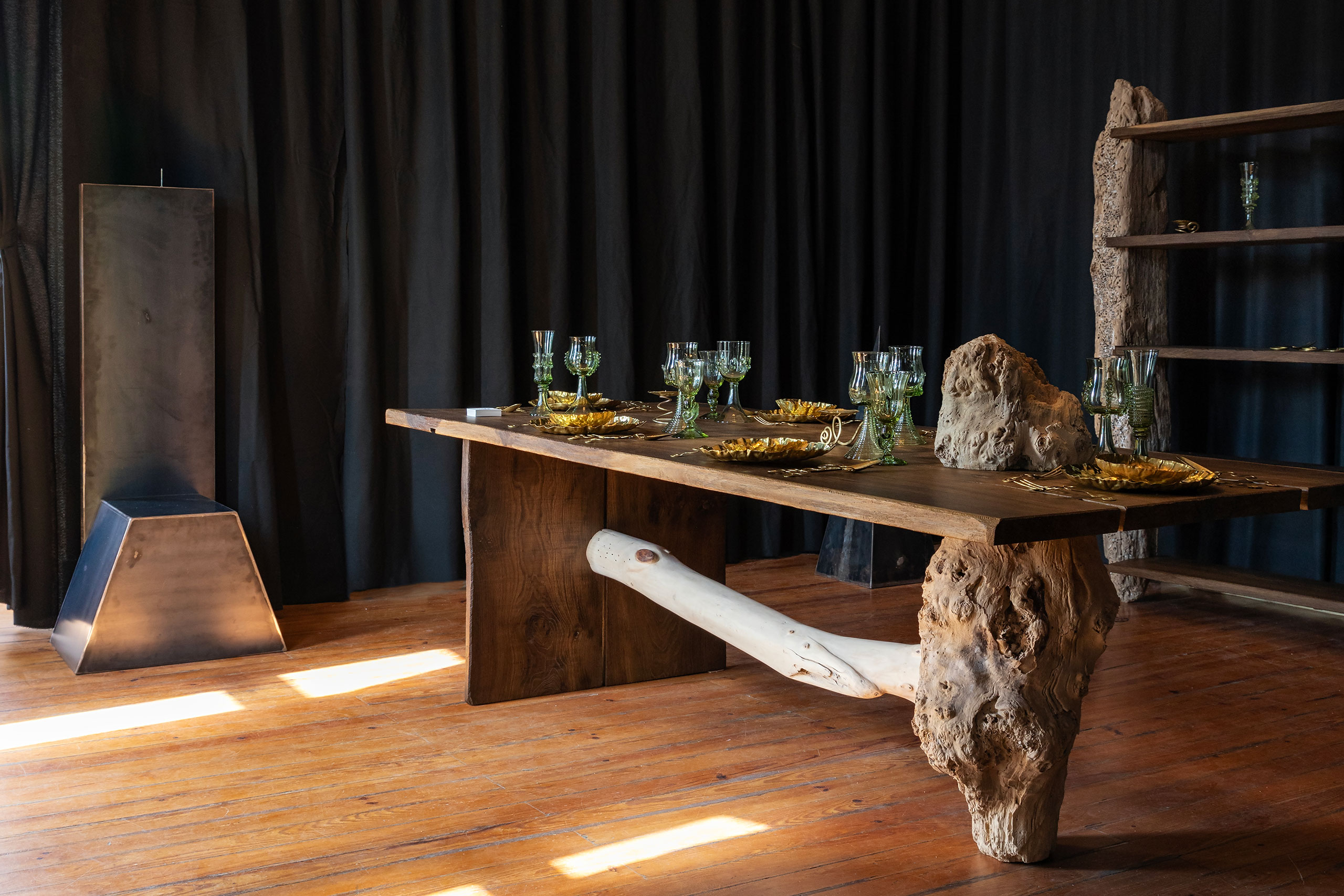 Installation view. Lisbon by Design, Palacete Gomes Freire, Lisbon. May 22- 26, 2024. Photography by Claudia Rocha.
Dining table from recycled wood by ApeWood (João Maria Bernardino); Metal plates and cutlery by Sebastião Lobo; Glassware by Lucie Claudia.