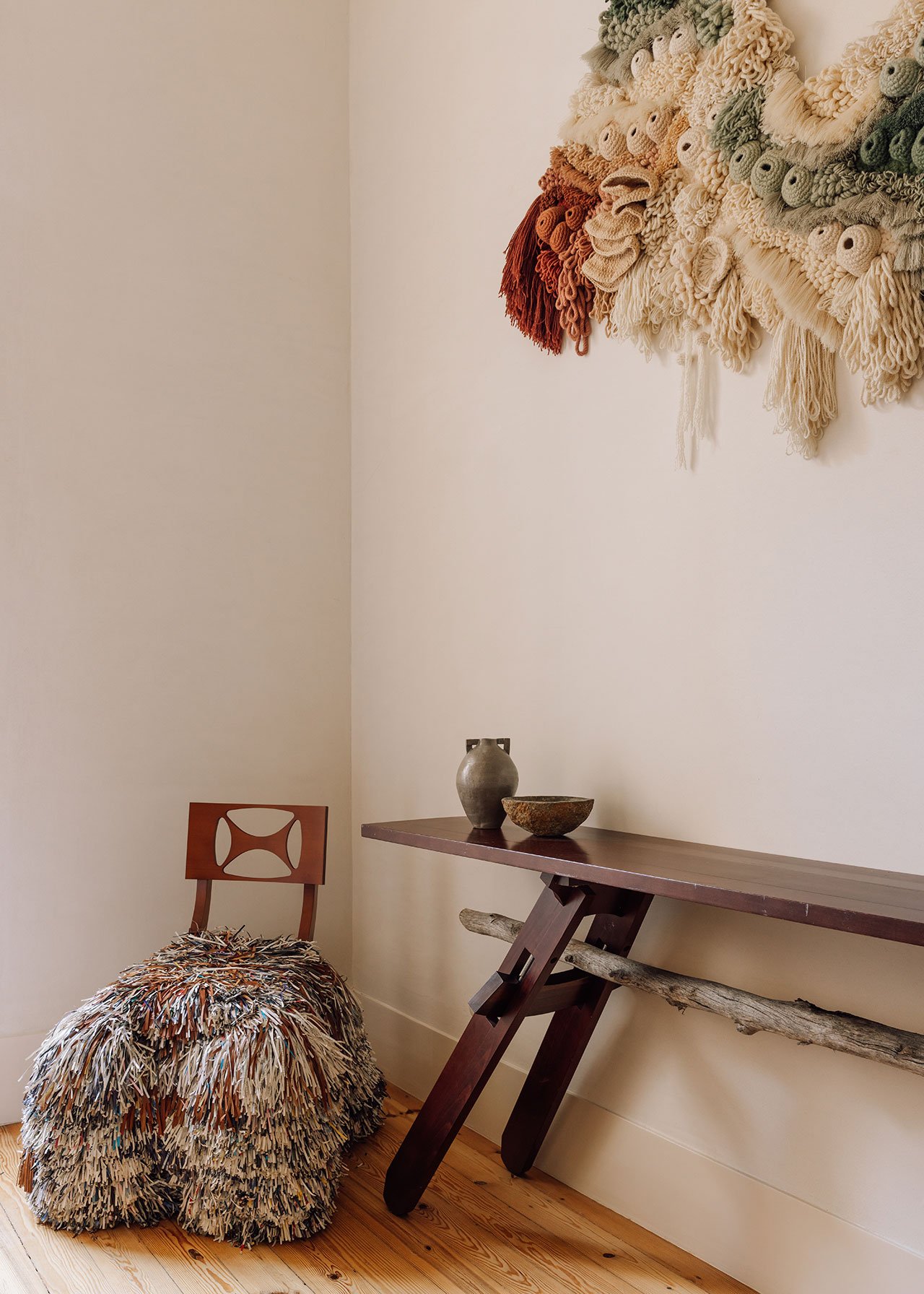 Chair by petit h for Hermès; Tapestry by Vanessa Barragão; ‘Boboolo' console by Philippe Starck.
Photography by Francisco Nogueira.