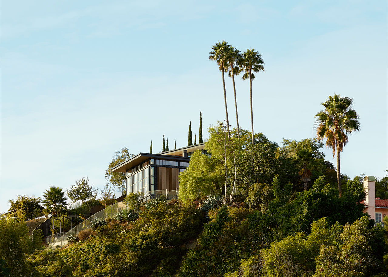 Hollywood Hills House by Mutuus Studio in Los Angeles, California.Photography by Kevin Scott.