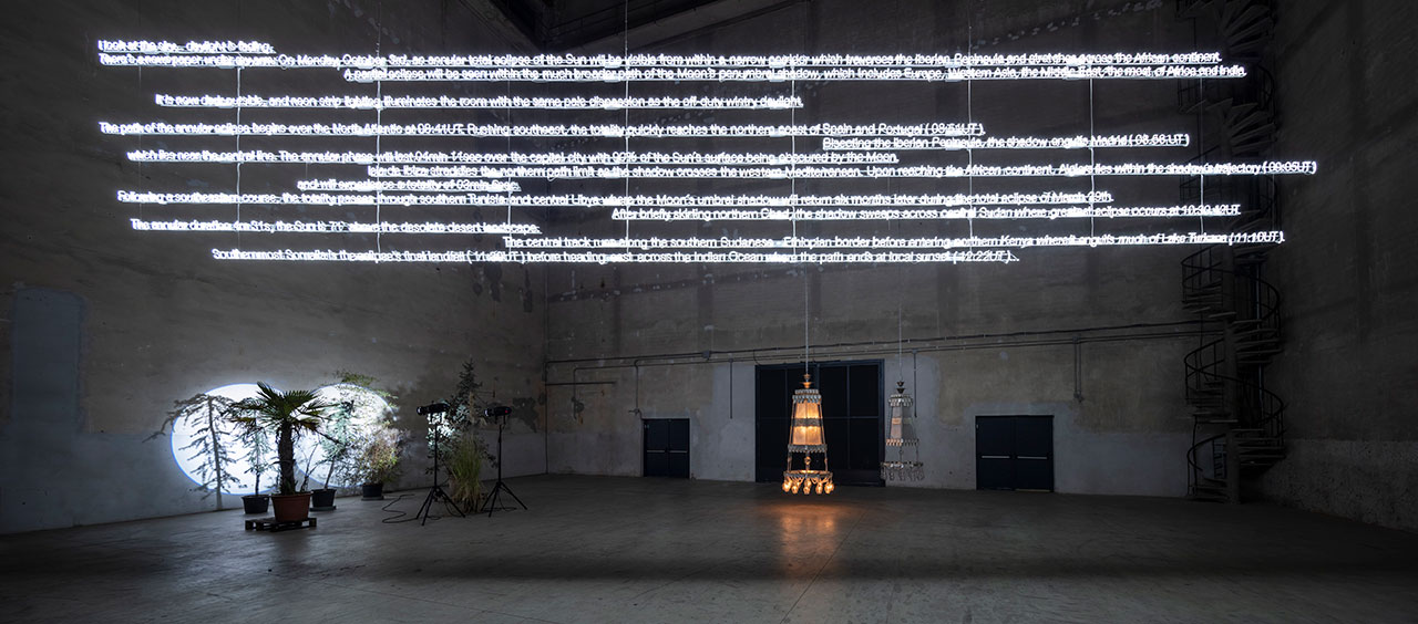 Cerith Wyn Evans, “….the Illuminating Gas”, exhibition view at Pirelli HangarBicocca, Milan, 2019. Courtesy of the artist and Pirelli HangarBicocca, Milan. Photo: Agostino Osio.