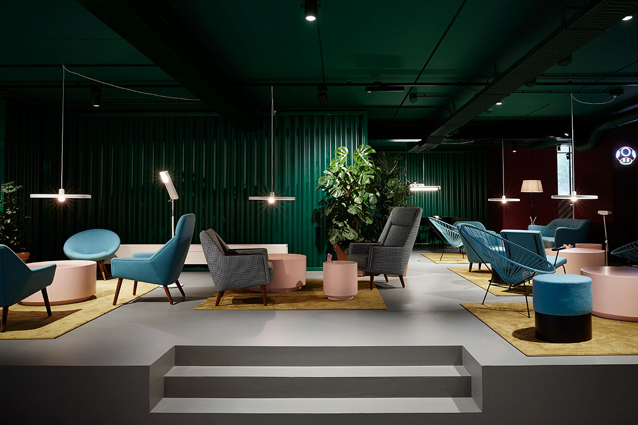 The Student Hotel Amsterdam City.
Lobby area, photo © Kasia Gatkowska x …,staat.