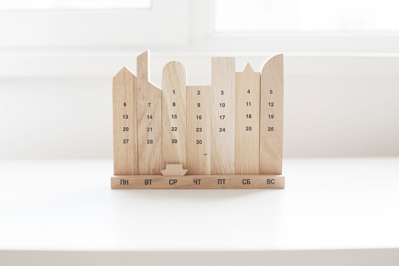 Wooden calendar "Hong Kong" by 52 FACTORY. Photo courtesy 52 FACTORY.