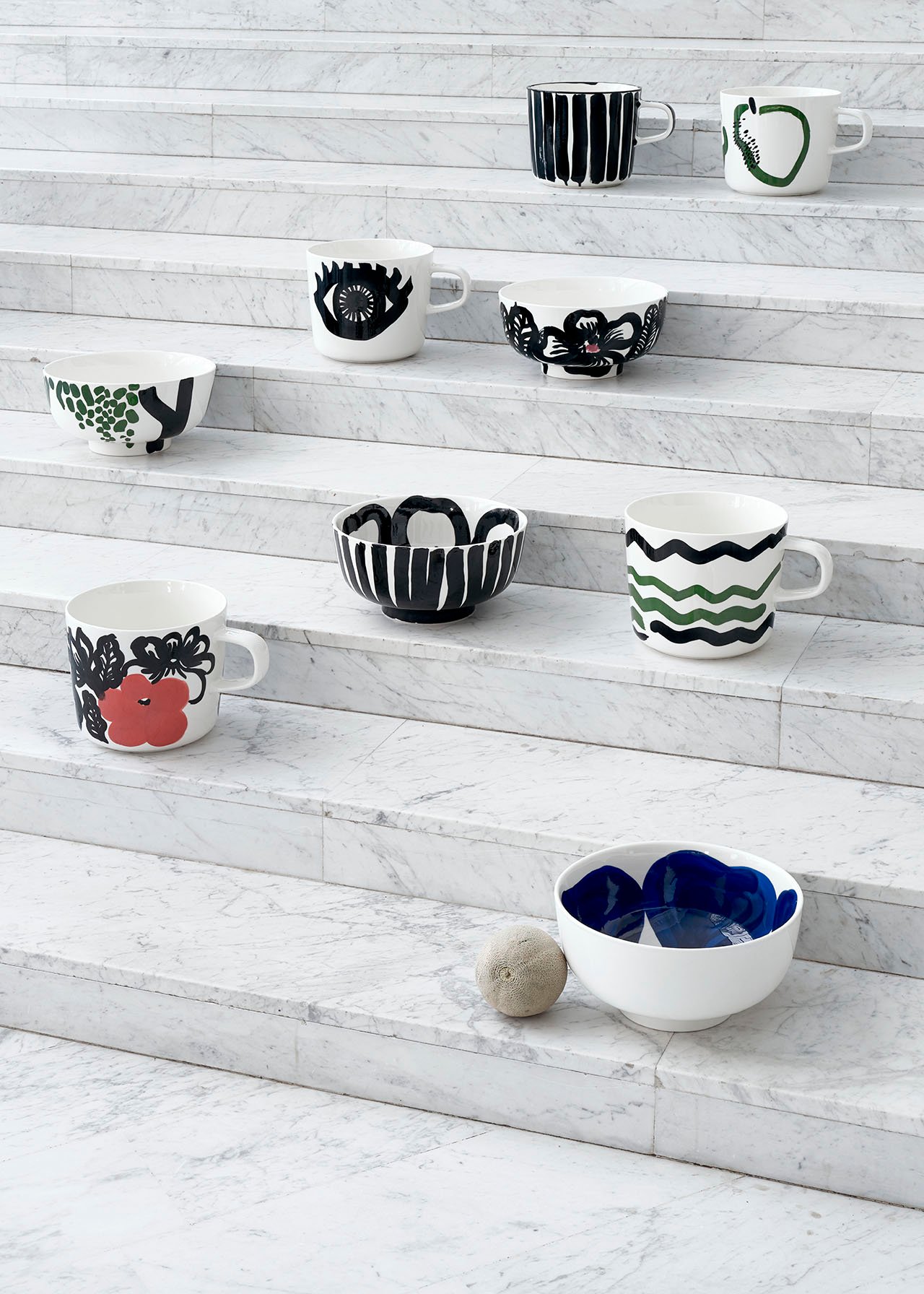 The Oiva (Superb) Tableware Collection by Marimekko celebrates its 10th anniversary with “Oiva collector's items”, a limited edition of sculpture-looking, oversized cups and bowls that comes in two versions, plain white and hand-painted with unique patterns.