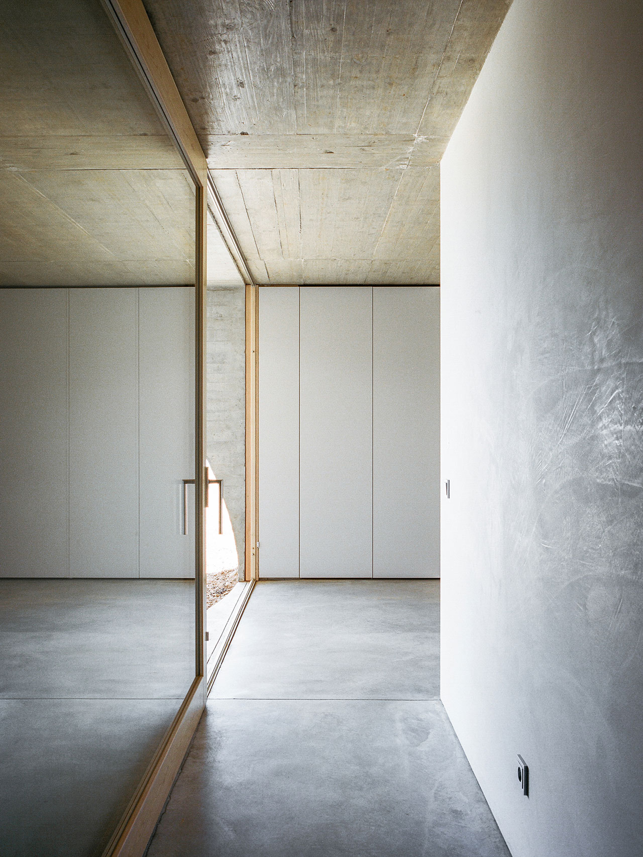 Hiding in Plain Sight: Aires Mateus Buries a Concrete House in the 