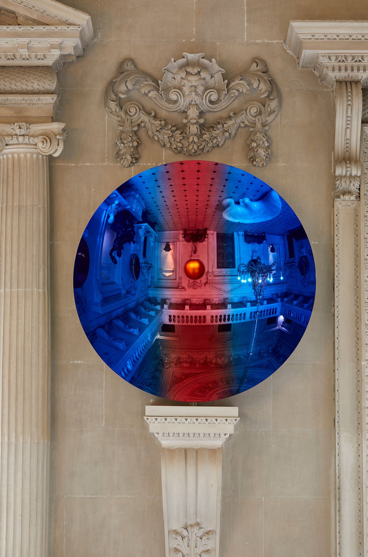 Exhibition view, Anish Kapoor at Houghton Hall. © Anish Kapoor. All rights reserved DACS, 2020. Photo by Pete Huggins.
Featured: Cobalt Blue to Apple and Magenta mix 2, 2018. Courtesy the artist and Lisson Gallery.