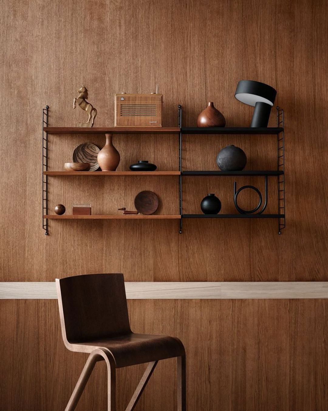 Designed by Nisse and Kajsa Strinning, the String shelf won the architect couple their first international design competition in 1949. To commemorate, STRING produced a numbered series of the original design. Photo © String.