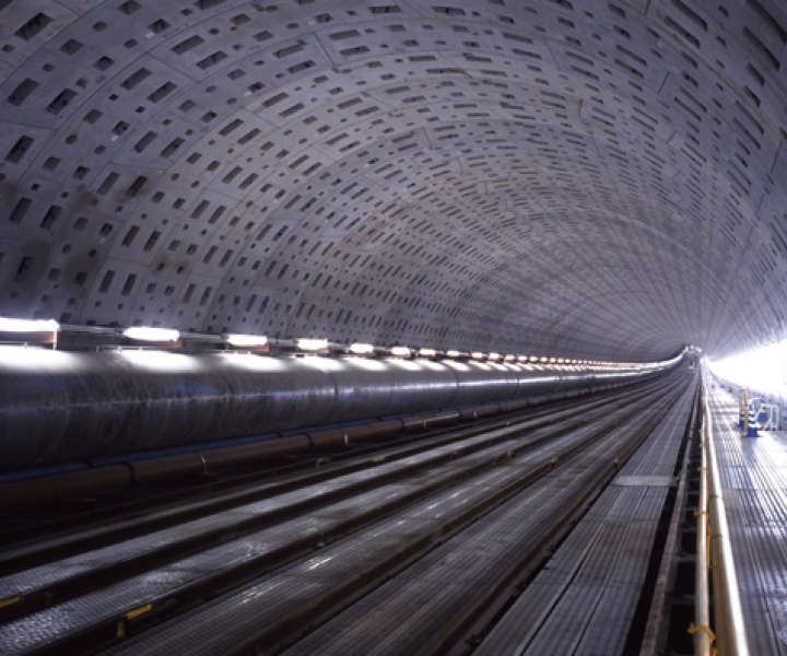 Tunnel For iPad by Hoichi Nishiyama