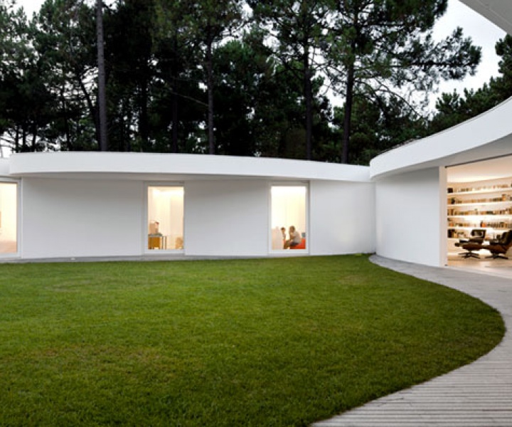 House in Aroeira, Portugal by Aires Mateus