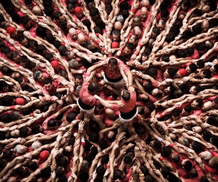 David Oliete Documents The Feats Of Catalonia’s Human Tower Builders