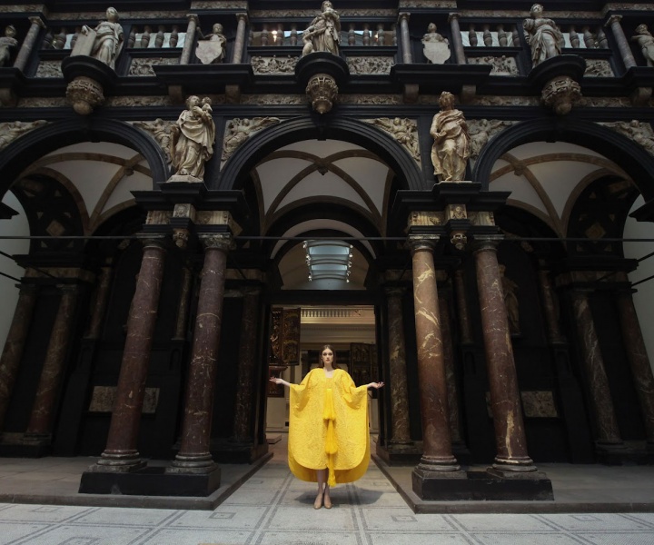 The Largest Piece of Golden Spider Silk Cloth In The World