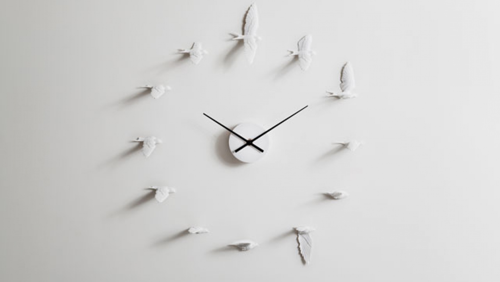 The Swallow Clock By Haoshi Design Studio | Yatzer